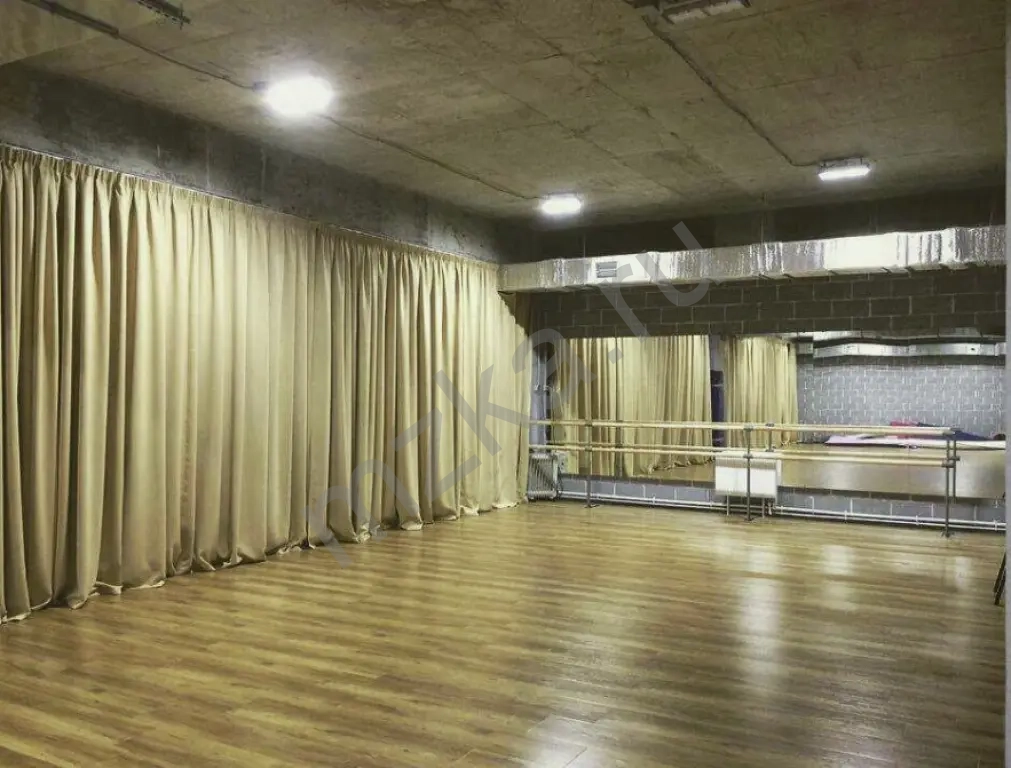 Текстильные шторы и занавеси для спортивных сооружений