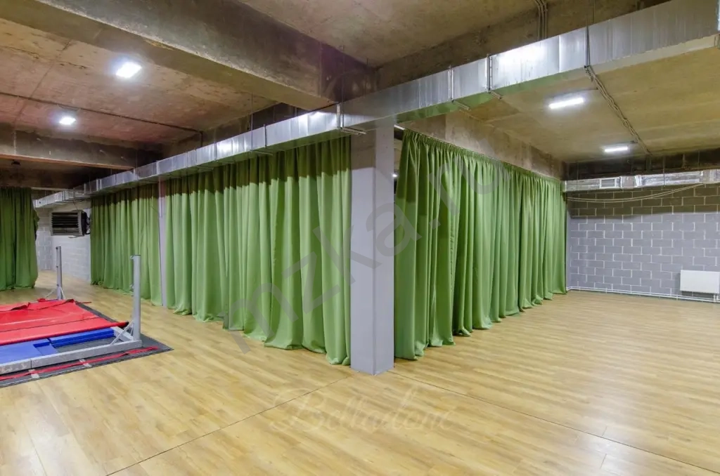 Текстильные шторы и занавеси для спортивных сооружений