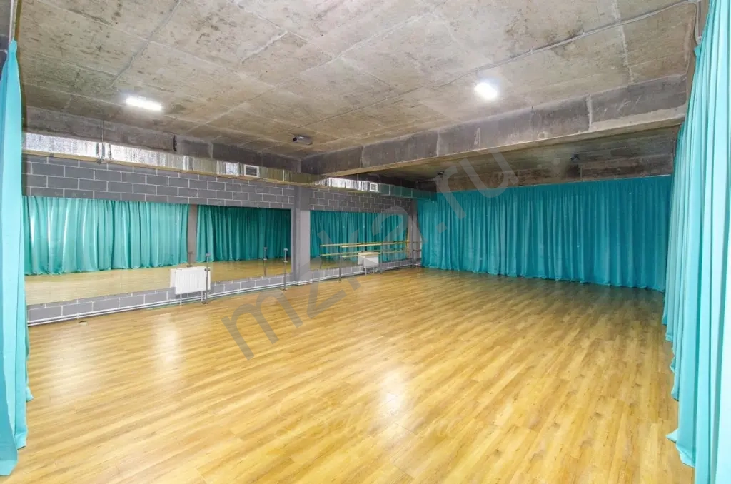 Текстильные шторы и занавеси для спортивных сооружений