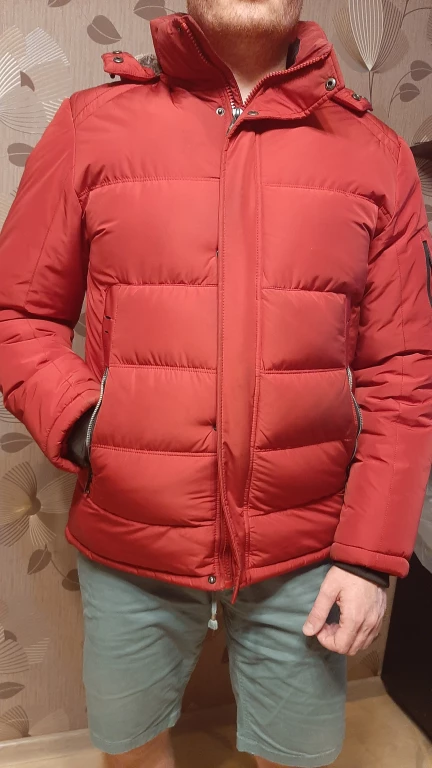 Продам зимнюю куртку