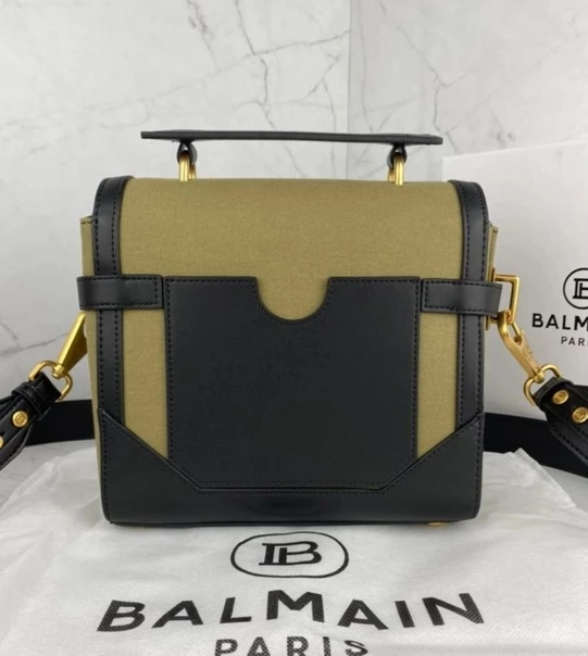 Сумка женская Balmain изготовлена из натуральной кожи