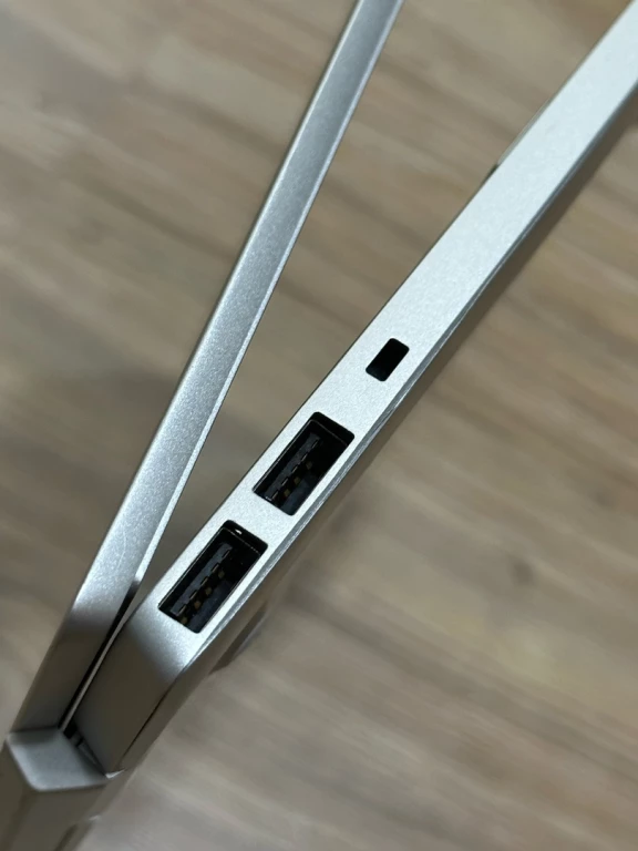 Продам Ноутбук HP Core i3 8145U (8-го поколения, 4 потока) SSD: 120gb