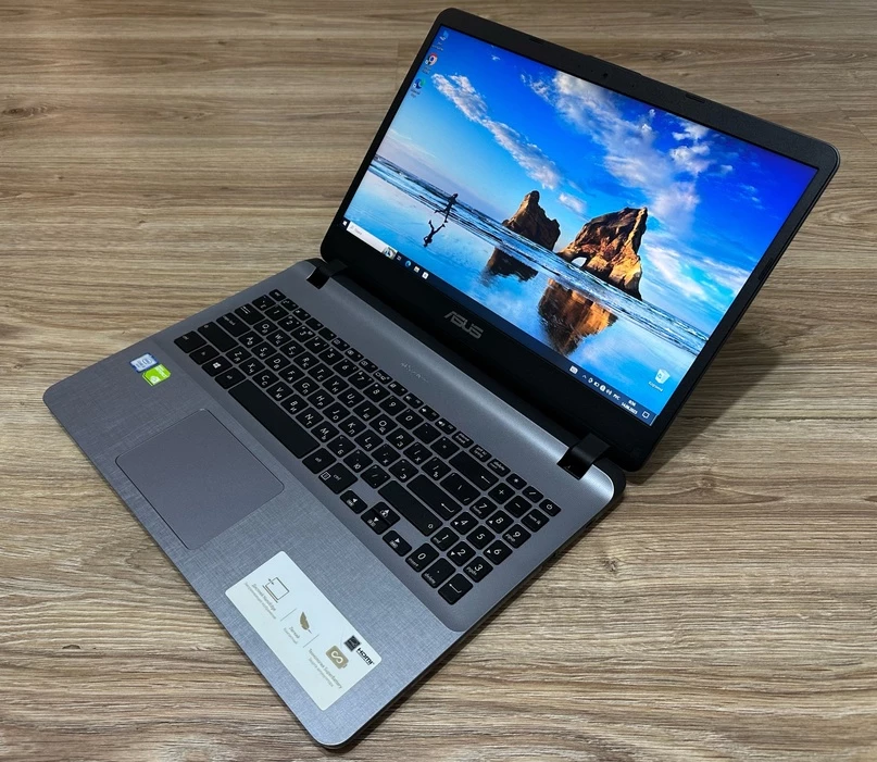 Продам Ноутбук ASUS Core i3 6006U (6-го поколения, 4 потока) SSD 240gb