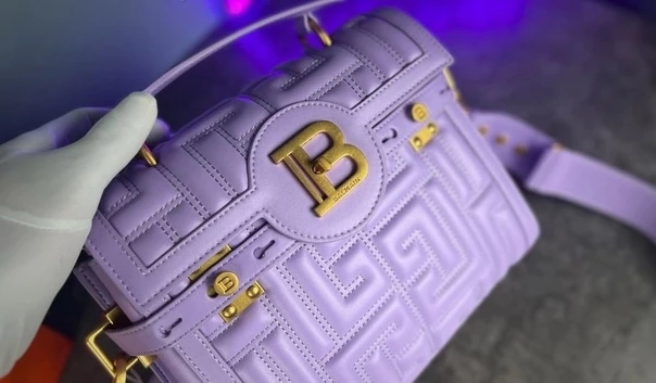 Сумка женская Balmain новая. Натуральная кожа. Размер 24 х 21см