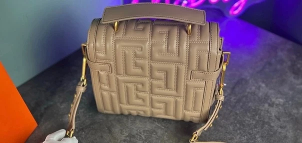 Сумка женская новая Balmain Натуральная кожа 24 х 21см