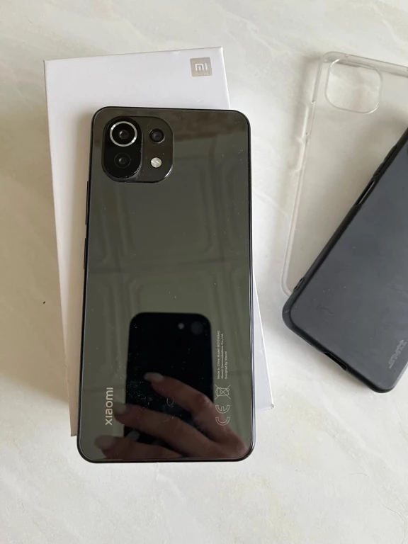 Продам Xiaomi Mi 11 Lite 6+2/128gb