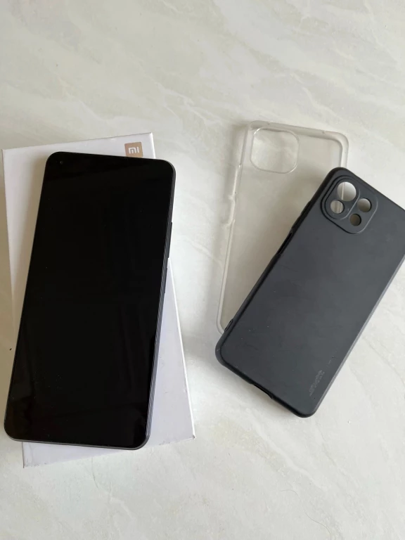 Продам Xiaomi Mi 11 Lite 6+2/128gb