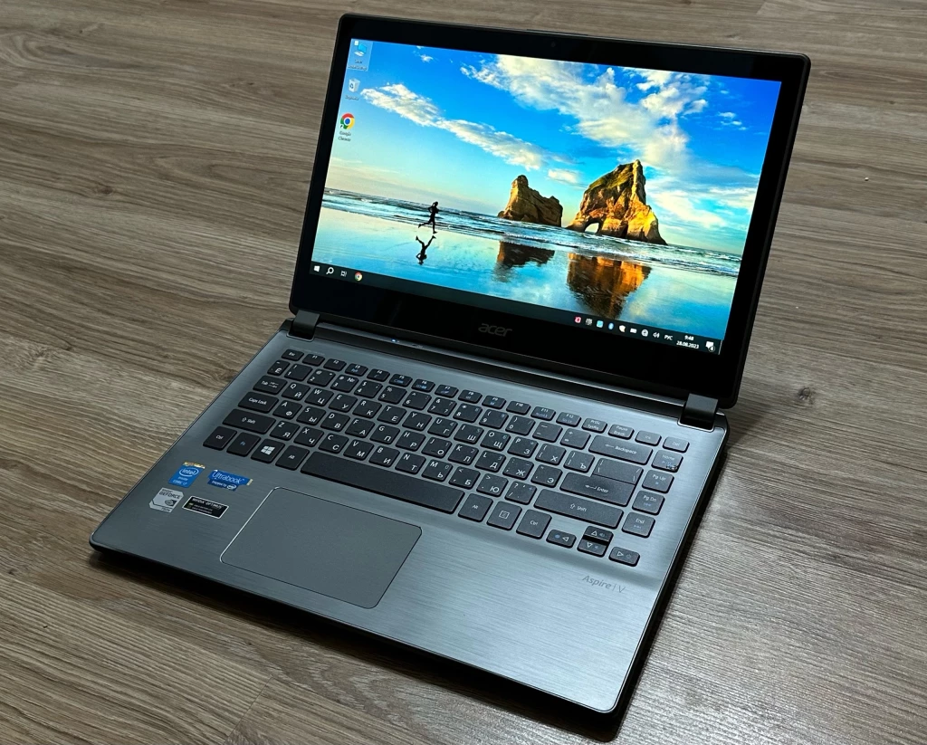 Ноутбук HP состояние идеальное. Intel Core i7 - 4500 4 ядра, 4 потока