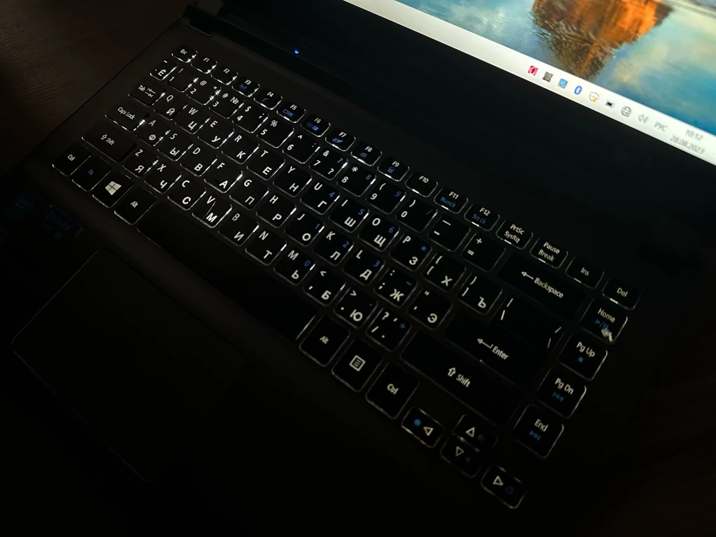 Ноутбук HP состояние идеальное. Intel Core i7 - 4500 4 ядра, 4 потока