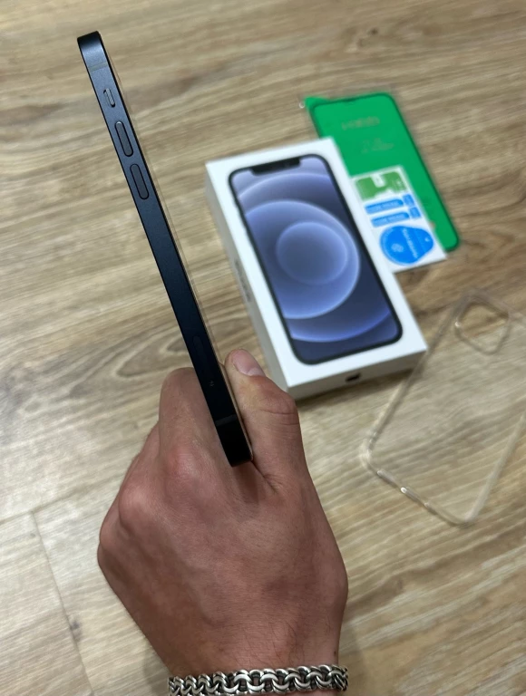 IPhone 12 на 256gb. Оригинал 46000р. Черный