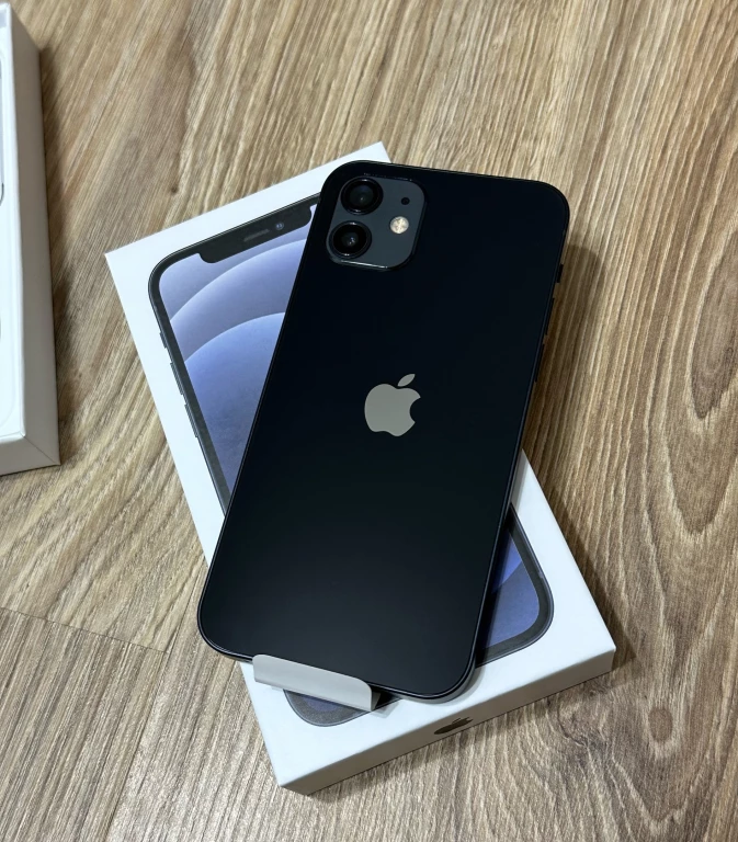 IPhone 12 на 256gb. Оригинал 46000р. Черный