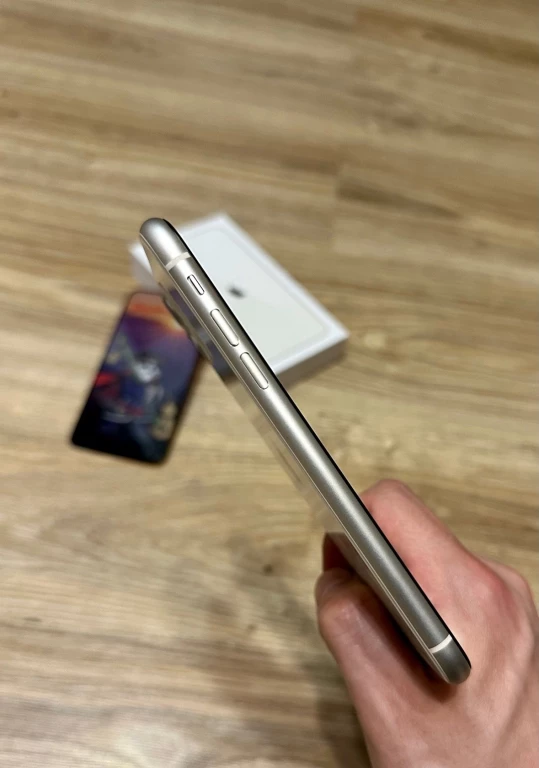 IPhone 11 на 128gb. Оригинал 35 498р. Белый