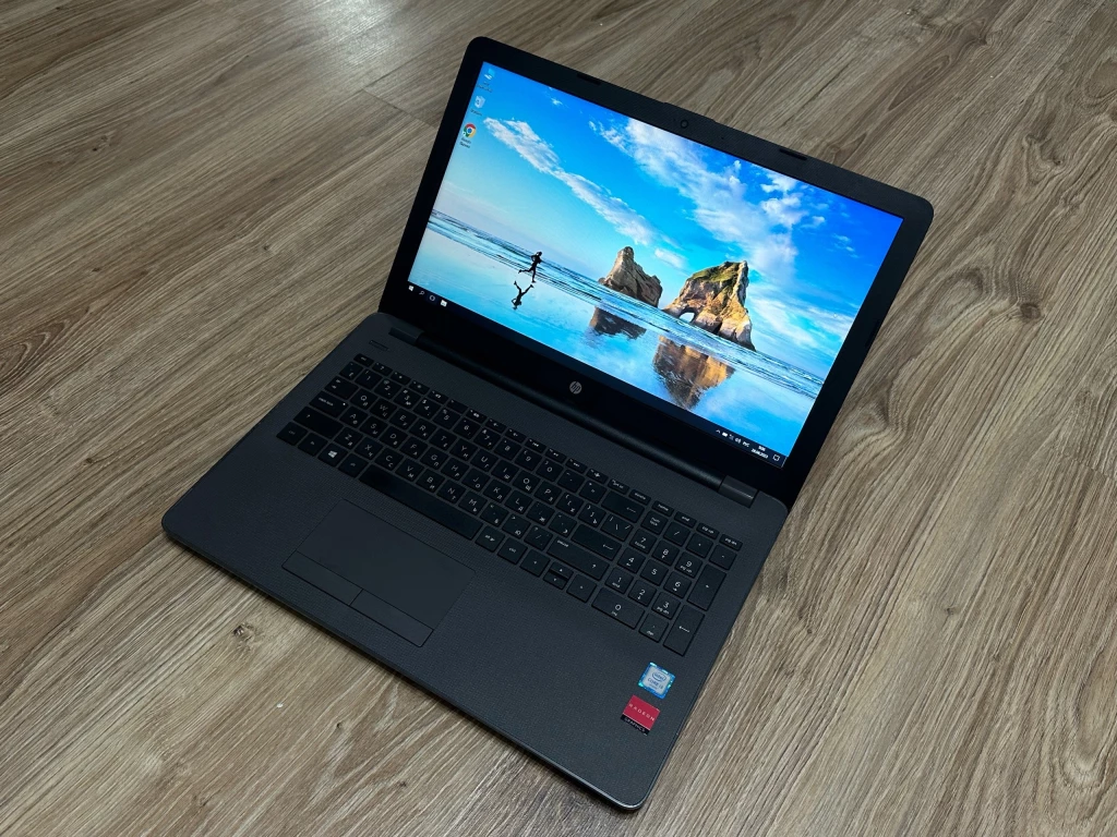 Ноутбук HP состояние идеальное Core i3 6006U SSD: 240gb ОЗУ 8gb.