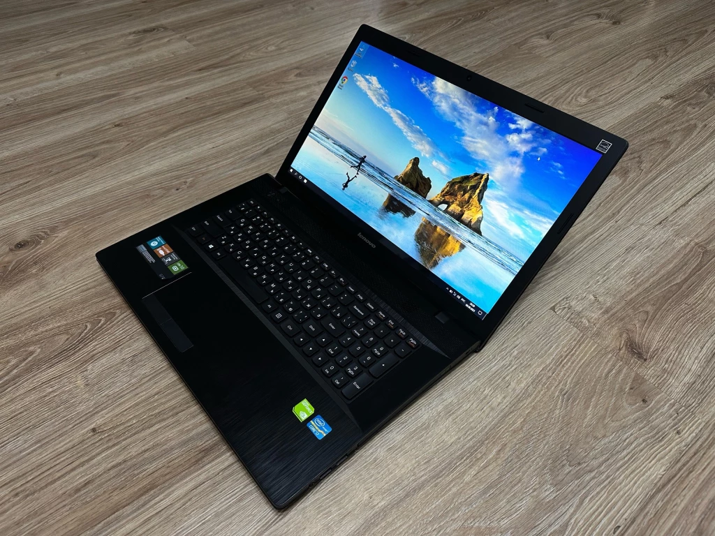 Ноутбук Lenovo экран 17 дюймов Intel Core i7 SSD 240gb GeForce GT 720m