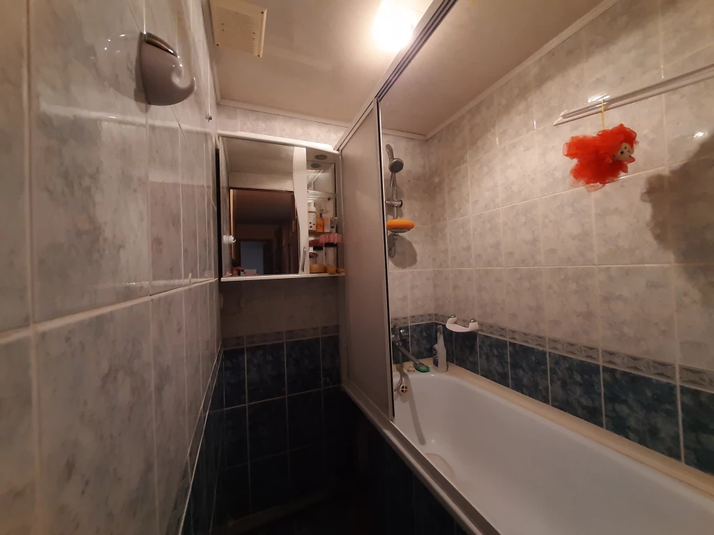 Продам 2х к.кв., пр.Победы 162, 3/9, р-он Эпоса.
