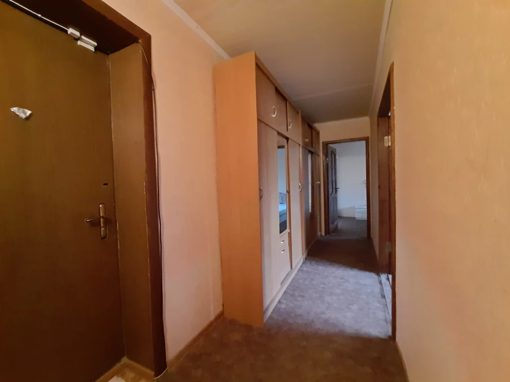 Продам 2х к.кв., пр.Победы 162, 3/9, р-он Эпоса.