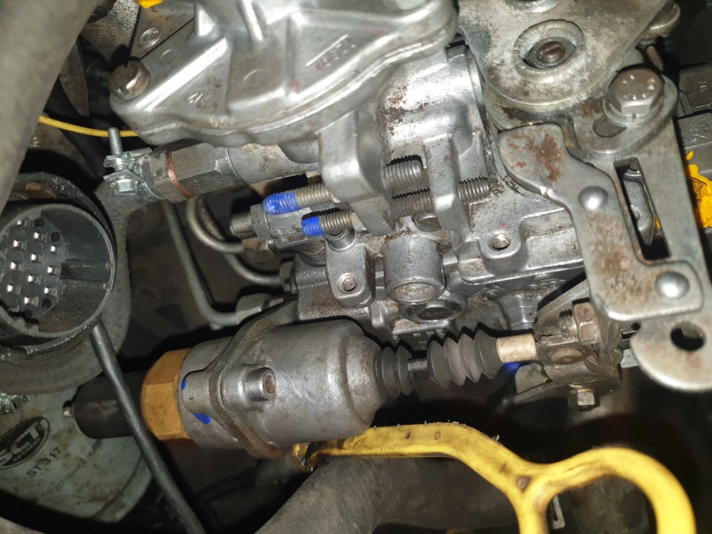 топливный ТНВД на Ford Transit 2.5