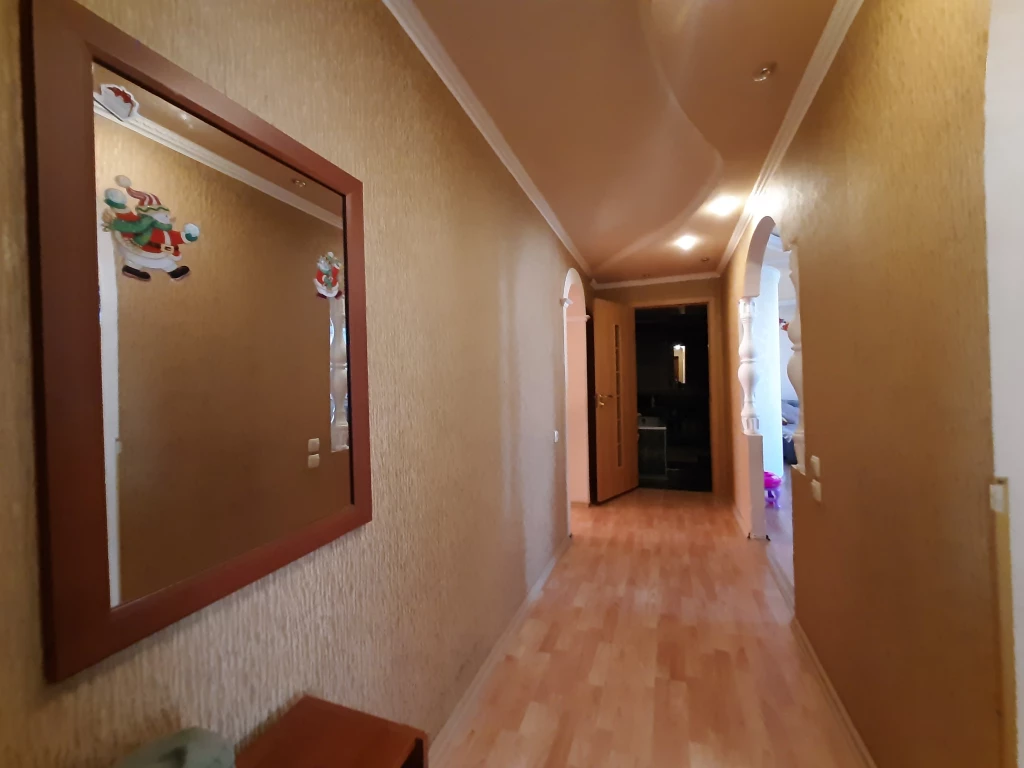 Продам 3х к.кв., ул.Оленина 8, 6/9, ж/м Строитель.