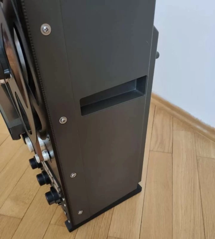 Катушечный магнитофон teac X-1000R