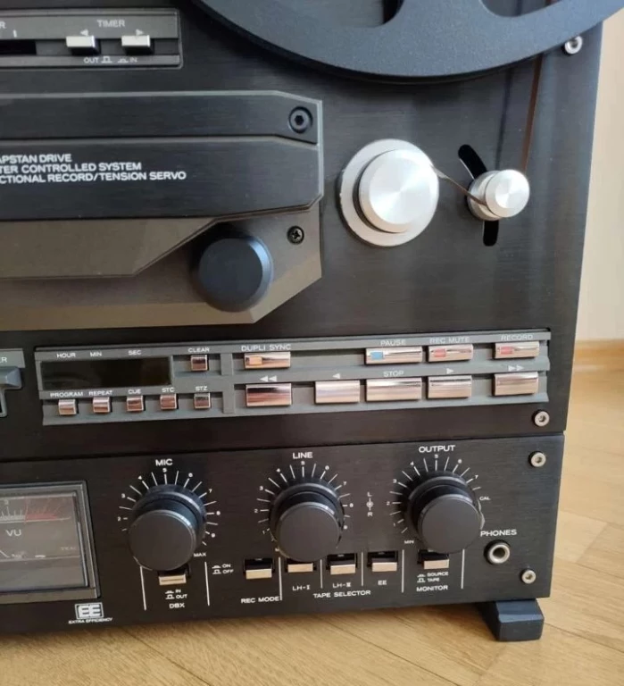 Катушечный магнитофон teac X-1000R