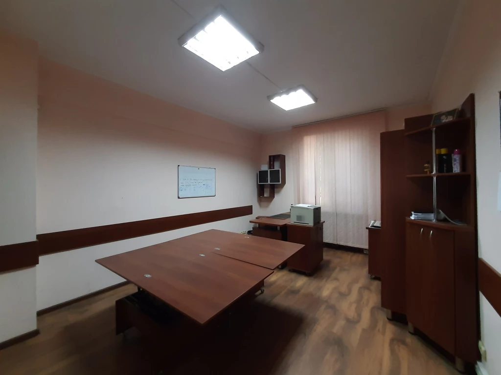 Срочно, цена снижена! Продам встроенное помещение ул.Первомайская, р-о
