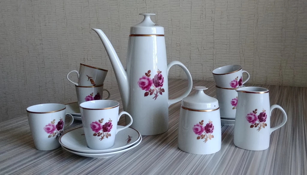 Кофейный сервиз с цветами, позолота. Германия. Фарфор. 70е гг.