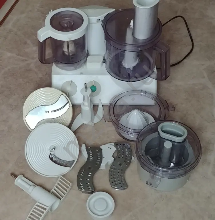 Кухонный комбайн многофункциональный Braun CombiMax K 750